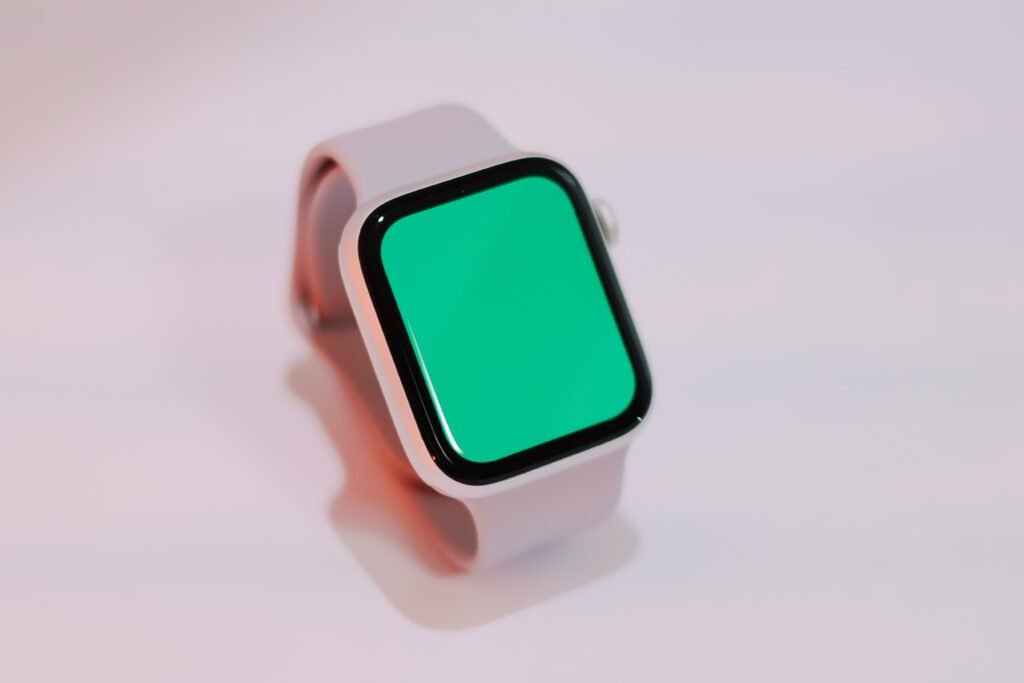 Smartwatch no pulso mostrando a tela – melhores smartwatches 2026